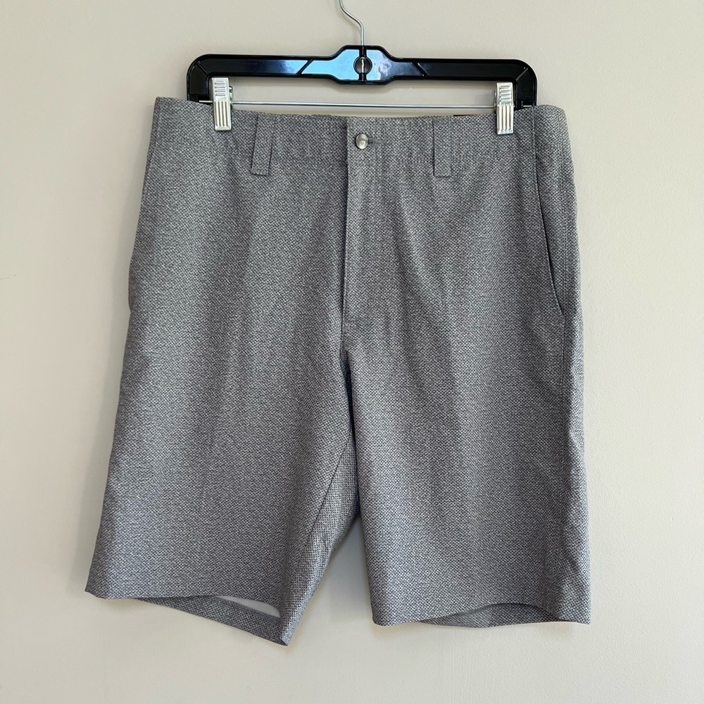 Callaway NWT 9” Opti-Stretch Swing Tech Short in Textured Medium Gray, size 33